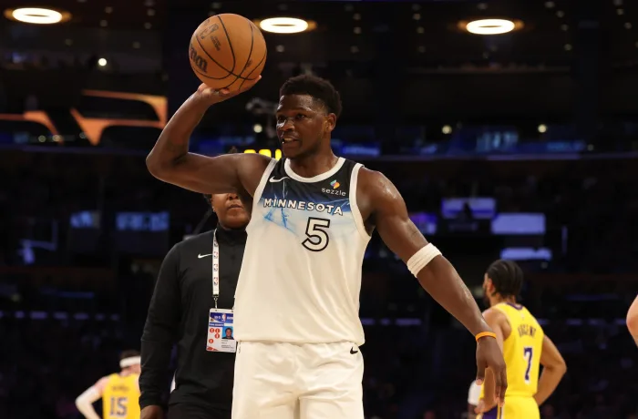 湖人季后赛首轮面临爱德华兹防守难题 前队友透露针对性策略