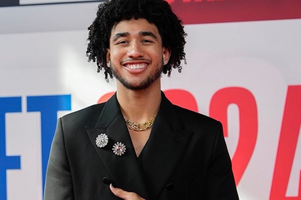 76人后场新星麦凯恩拇指韧带撕裂，预计缺席4-6周